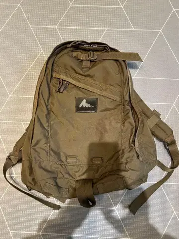 BEAMS x Gregory 별주 백팩 코요테