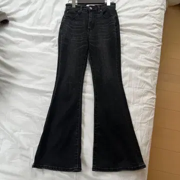 AZUL BY MOUSSY 블랙 부츠컷 데님 S