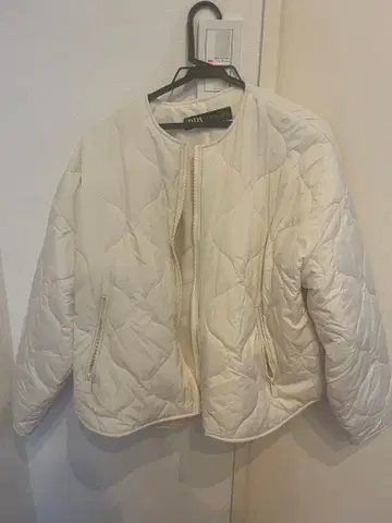 ZARA 화이트 퀼팅 자켓 M