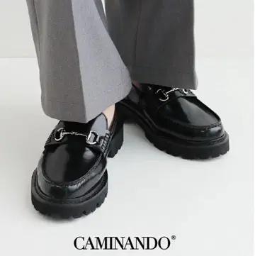 CAMINANDO 블랙 가죽 로퍼