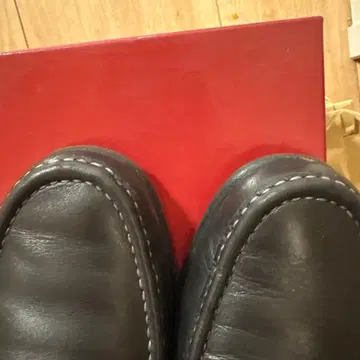 가격 인하합니다. 페라가모 블랙 로퍼 UD 61274 EEE 9