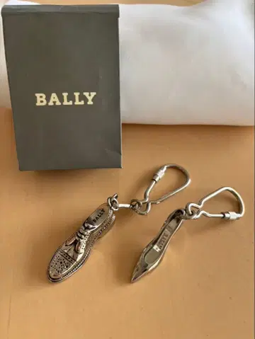 BALLY 실버 색상 신발, 하이힐 키홀더 참 미사용