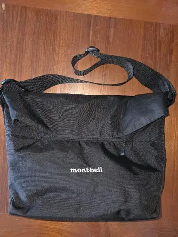 몽벨 숄더백 블랙