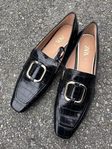 새상품 ZARA 버클 로퍼 37