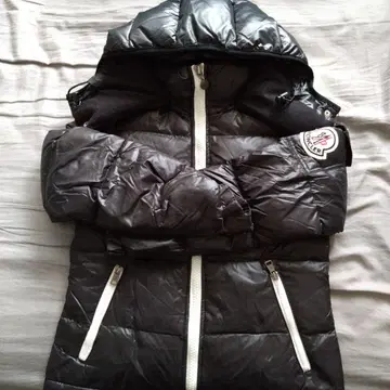MONCLER 후드 부착 다운 자켓 사이즈 0 블랙
