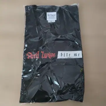 에이브릴 라빈 롱티 미개봉 새상품 XL Bite Me