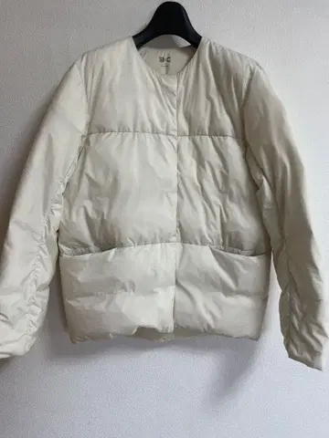 UNIQLO 크림색 다운 자켓 M 사이즈