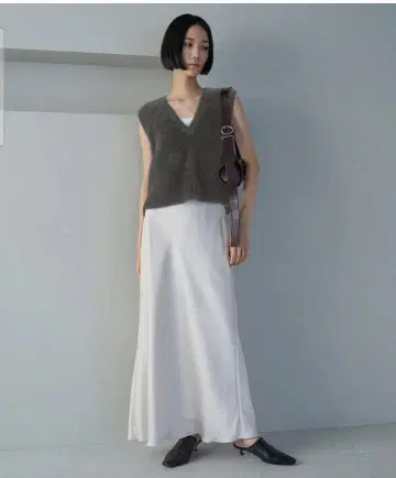 UNFILO [세탁 가능] 나일론 샤기 베스트 차콜 그레이