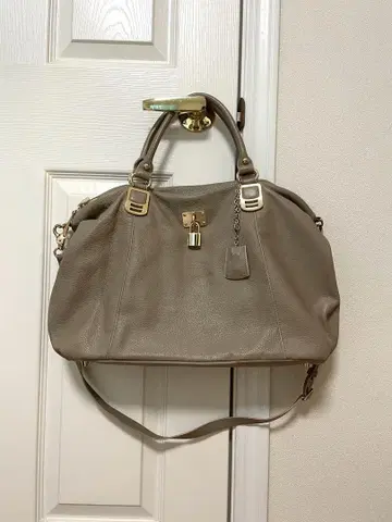 고급 베이지 가죽 숄더백