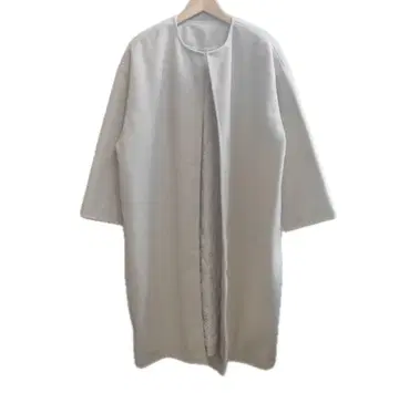 새상품 택 포함 모먼트플러스 멜톤 볼륨 노카라 코트