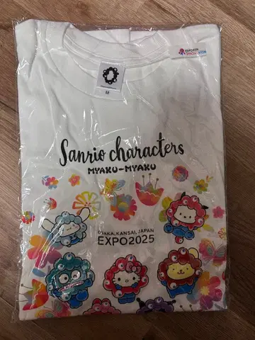 미사용 새상품 미야쿠미야쿠 x 산리오 캐릭터즈 T셔츠 M 사이즈 만박