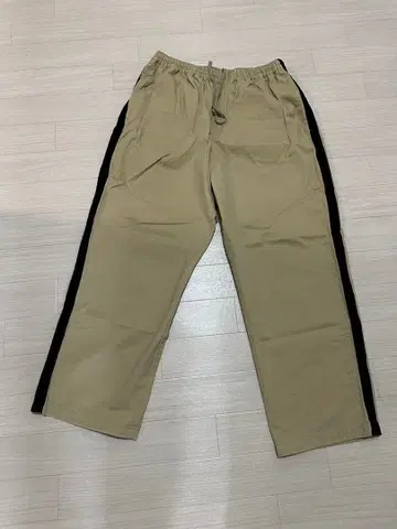 XLARGE 베이지 사이드 스트라이프 팬츠 xl