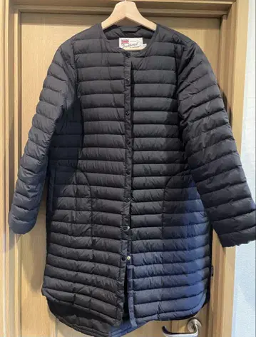 Traditional Outerwear 블랙 다운 자켓 36