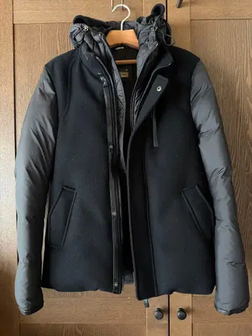 Mackage 후드 부착 다운 자켓 사이즈 38 블랙
