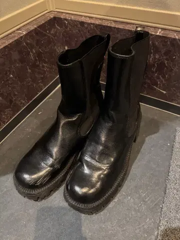 ZARA 블랙 사이드 고어 부츠