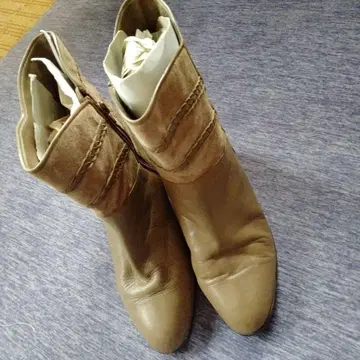 브라운 가죽 지퍼 부착 부티