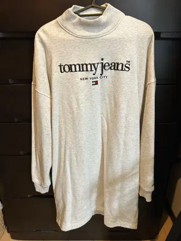[ 새상품급 ] TOMMY JEANS 원피스 맨투맨