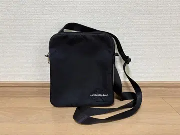 [ Calvin Klein ] 남성용 숄더백