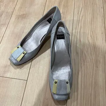 히미코 그레이 펌프스 26cm