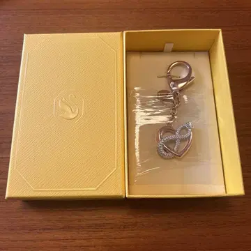 스와로브스키 인피니티 하트 백참 키링