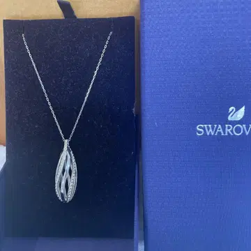 스와로브스키 [ Turnaround 펜던트 ]