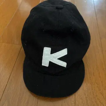 KAVU 블랙 캡 K 로고