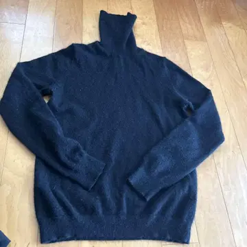 UNIQLO 블랙 터틀넥 캐시미어 스웨터 M