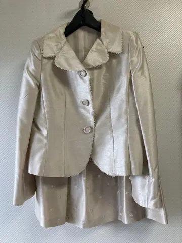 아이보리 새틴 셋업 자켓