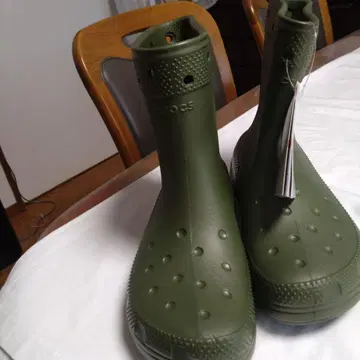 Crocs 클래식 올리브 그린 숏부츠 미사용