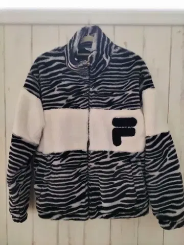 FILA 제브라 패턴 자켓 M 마나토 착용