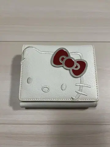 헬로키티 30주년 기념 지갑 한정품