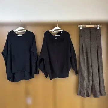 티셔츠와 리브 편직 셋업 블랙