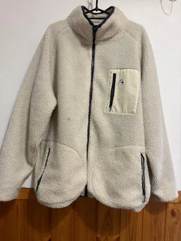 QUIKSILVER/보아 플리스 자켓 크림색