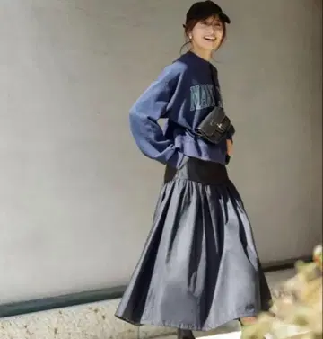 FORME 블랙 플레어 롱 스커트
