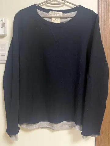 REMI RELIEF 네이비 스웨터 레이어드