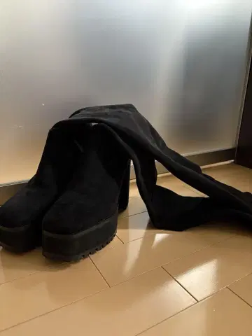 청키 니하이 부츠