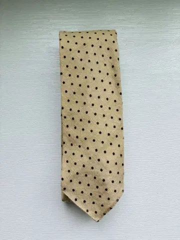 베이지 도트 무늬 넥타이