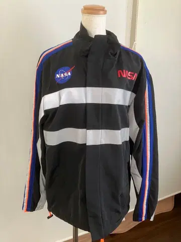 NASA 스트라이프 디자인 나일론 자켓