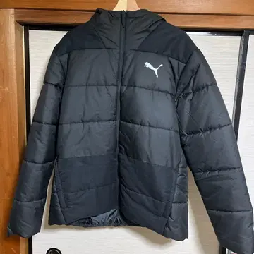 PUMA 블랙 다운 자켓 후드 부착