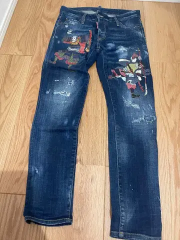 한정품 DSQUARED2 자수 디자인 데님 36