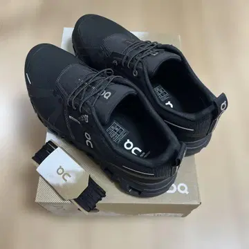On Cloud Waterproof 블랙 스니커즈