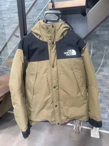 THE NORTH FACE 마운틴 다운 자켓 비치 그린