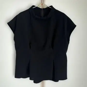 GIANNILOGIUDICE 미사용 새상품 블랙 블라우스