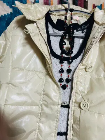 미사용 새상품 후드 부착 다운풍 자켓 원피스 목걸이 3점 묶음 판매