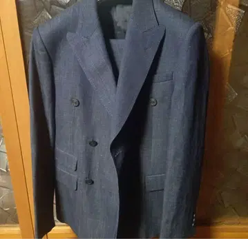 EMPORIO ARMANI 더블 브레스트 정가 약 30만 엔