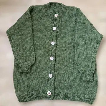 올리브 그린 니트 가디건 손뜨개질