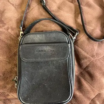 아오키 가방 블랙 가죽 숄더백