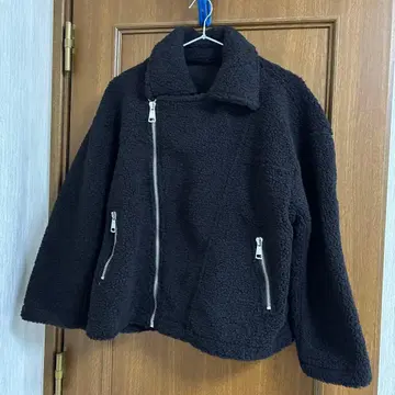 블랙 플리스 숏 자켓 GRL