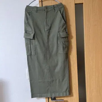 플라밍고 퍼 카고 스커트 카키