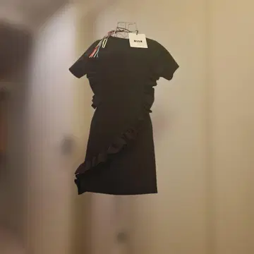 컨디션 최상 MSG 프릴 장식 블랙 반팔 미니 원피스